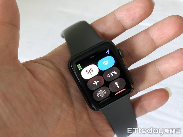 Apple最新專利技術　Apple Watch未來可能內建防曬功能